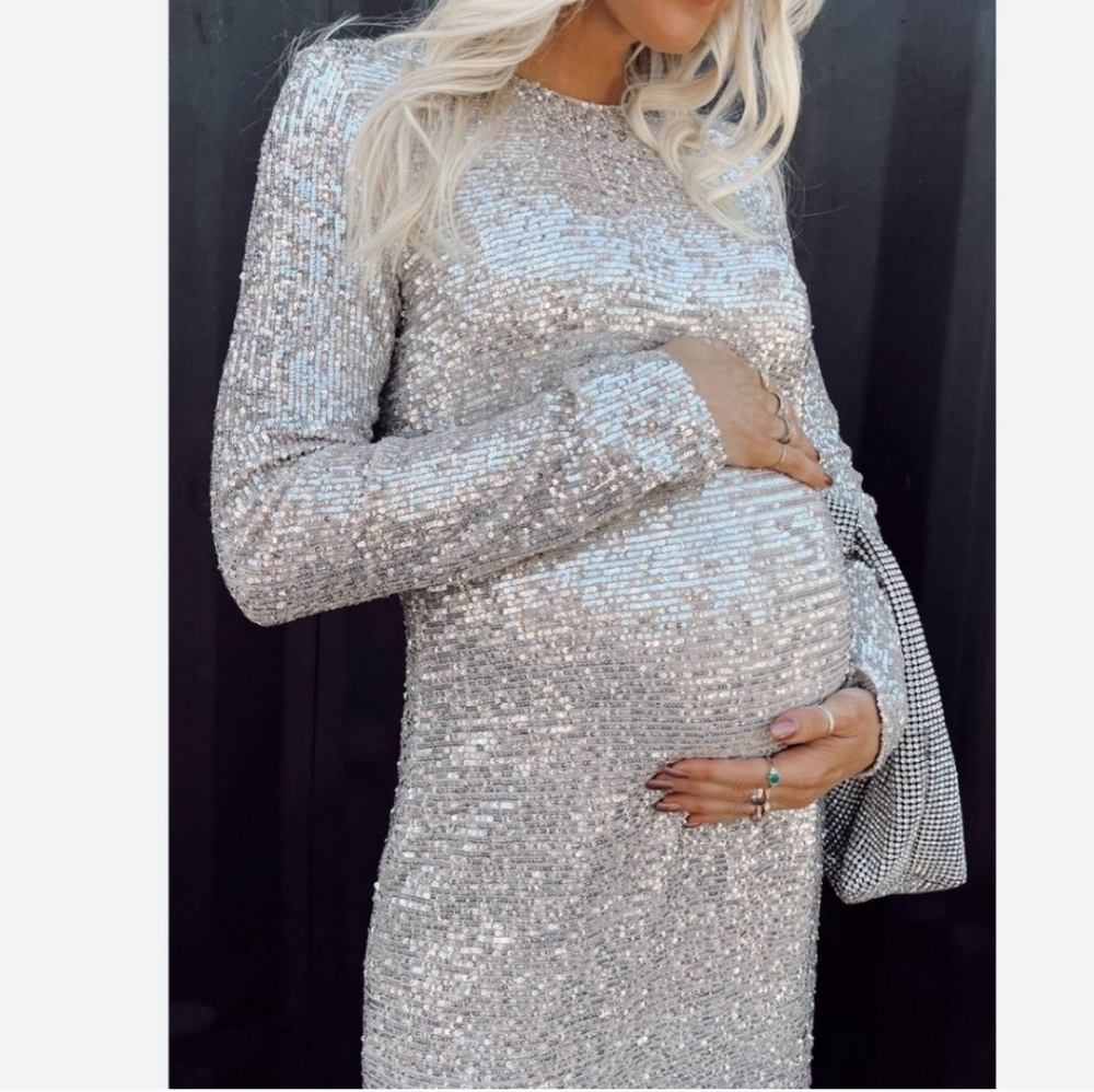 SHOW ME YOUR MUMU maddison
dress in platinum Silver Sequin Long Sleeve Gown Slit - Picture 8 of 14